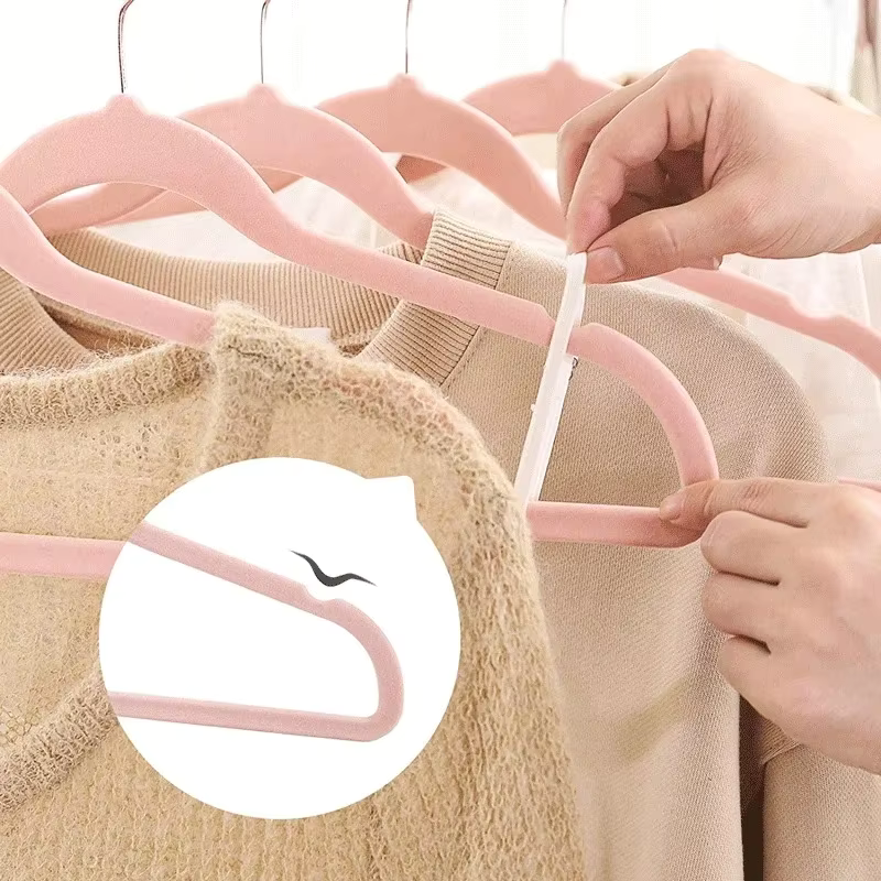 Velvet Non-Slip Clothing Hangers, 17 inches (45cm), 10pcs - HousesNice
