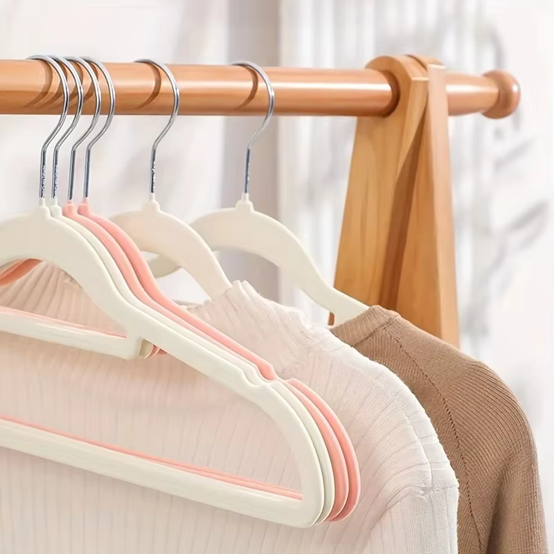 Velvet Non-Slip Clothing Hangers, 17 inches (45cm), 10pcs - HousesNice