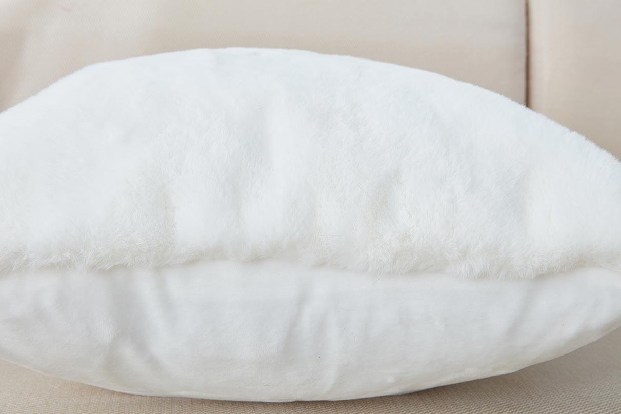 Agnes Luxury White Chinchilla Faux Fur Pillow - HousesNice