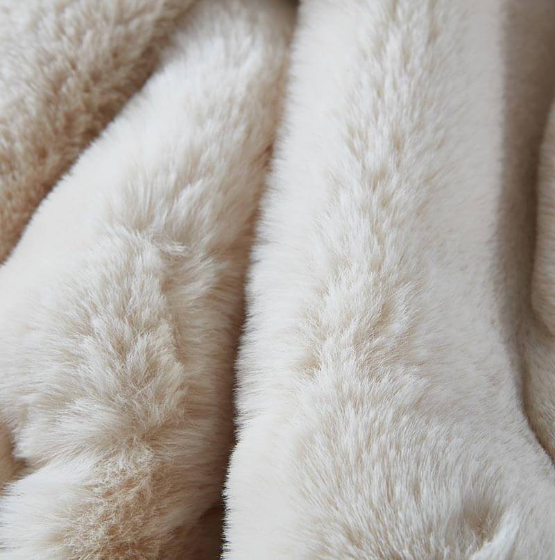 Cassilda Luxury Beige Chinchilla Faux Fur Throw Blanket - HousesNice
