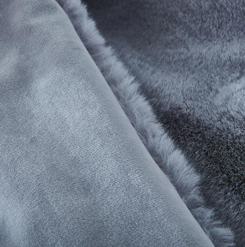 Cassilda Luxury Grey Chinchilla Faux Fur Throw Blanket - HousesNice