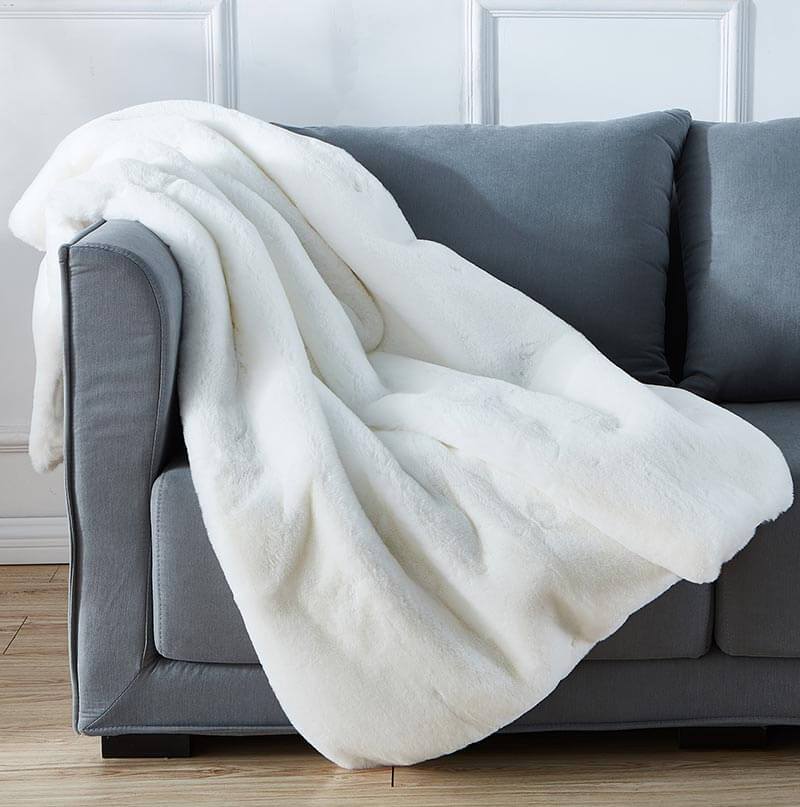 Cassilda Luxury White Chinchilla Faux Fur Throw Blanket - HousesNice