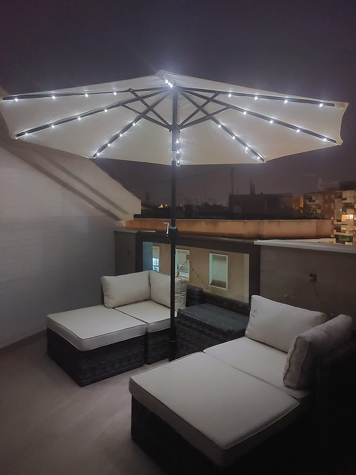 Sombrilla de jardín con luz LED solar para terraza
